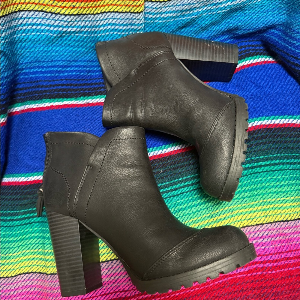 Levi's Black Heeled Boots
